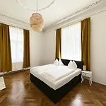 Hotel Columbia